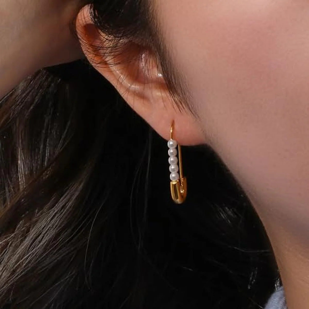 Safety Pin Pearl Earring