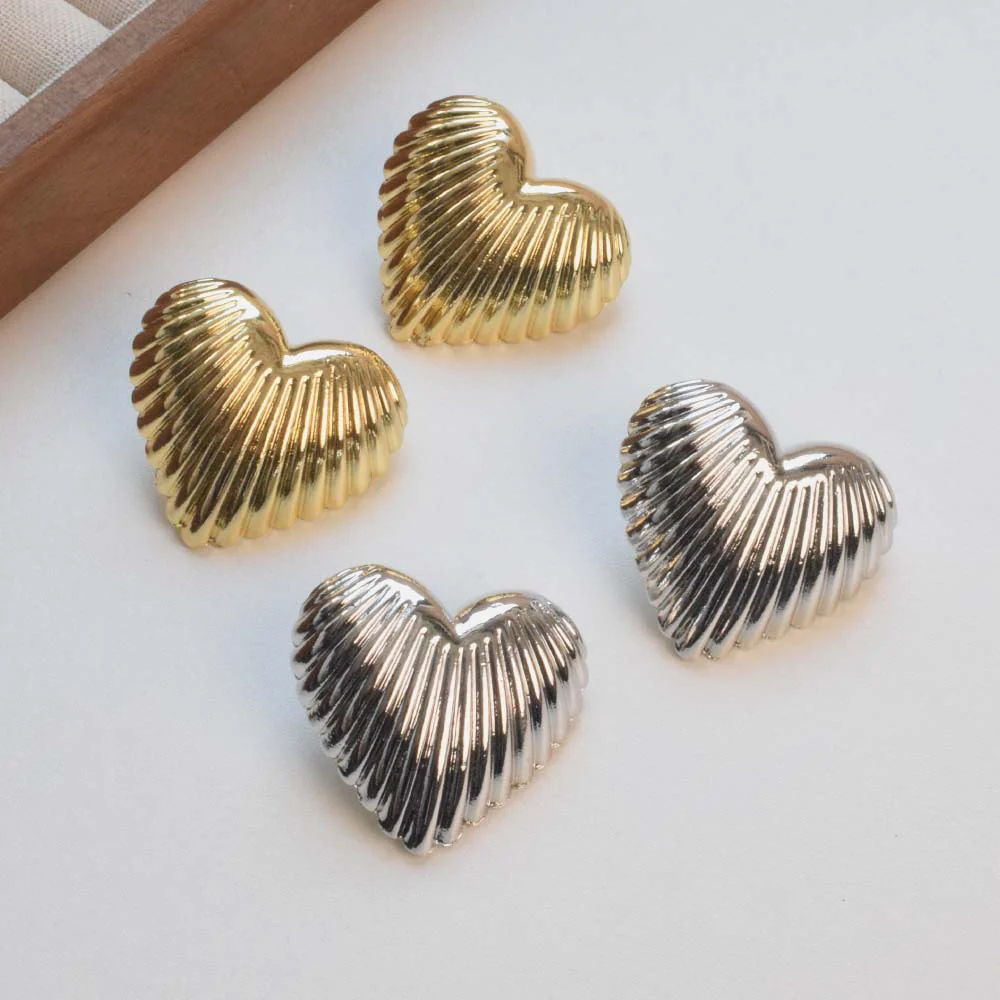Puffed Heart Medium Stud Earrings