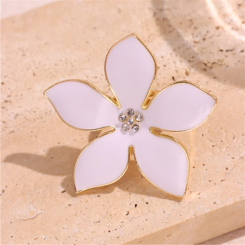 White Daisy Ring