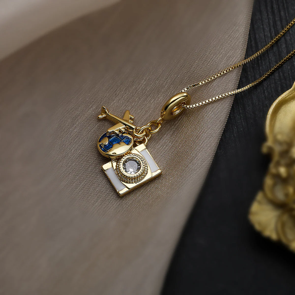 Traveller’s Necklace