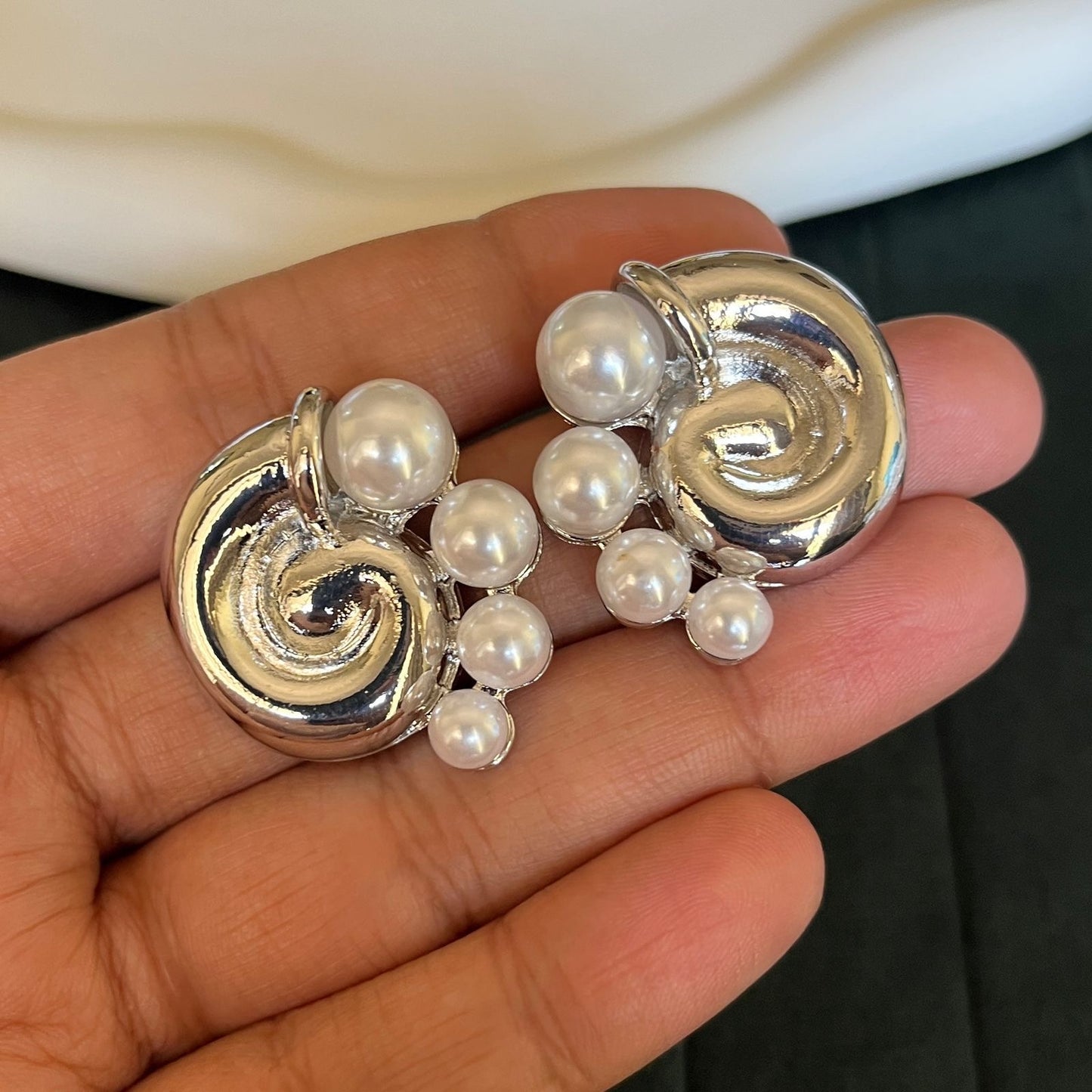 Conch Pearl Stud Earrings