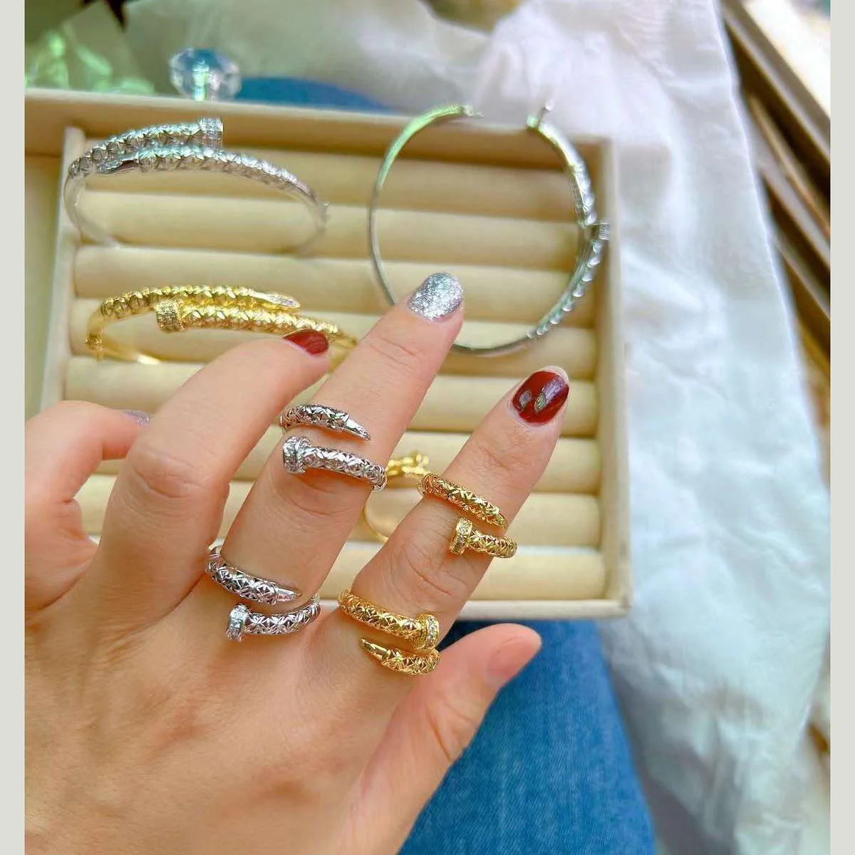 Nail Ring
