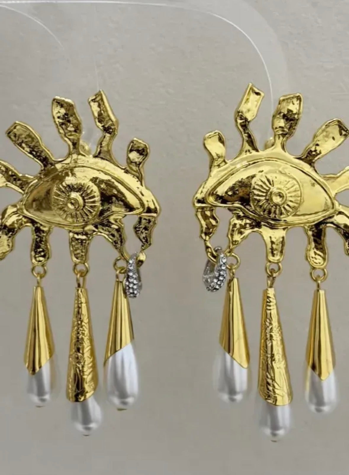 Pearl Drop Eye Earrings