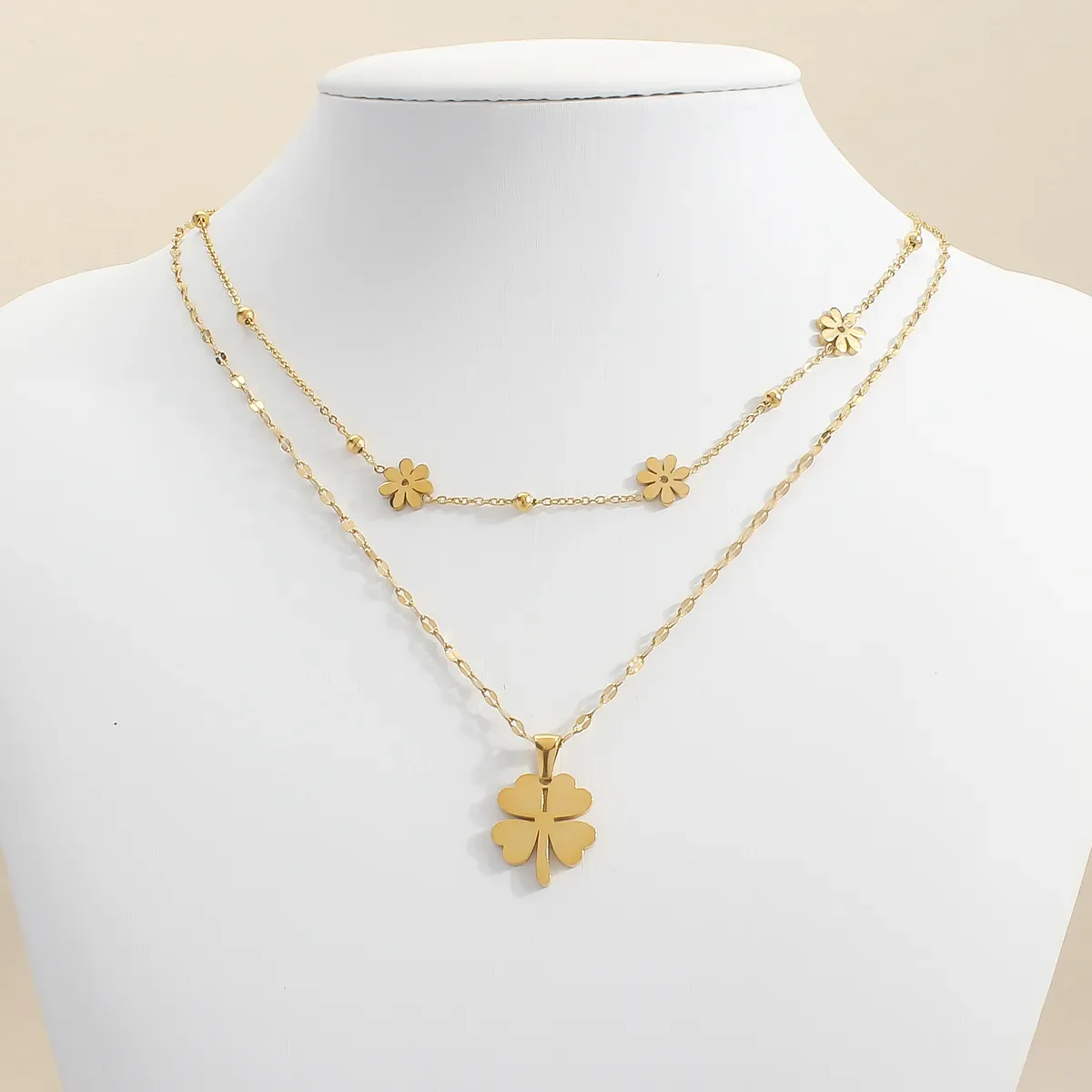 Clove and Flower Necklace