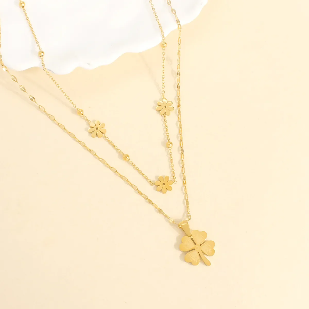Clove and Flower Necklace
