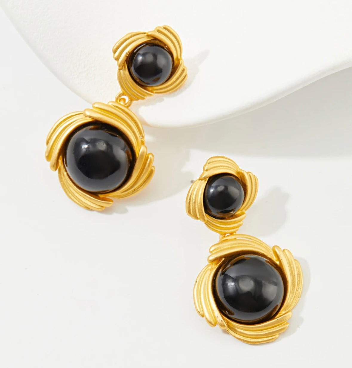 Black Pearl Dangler