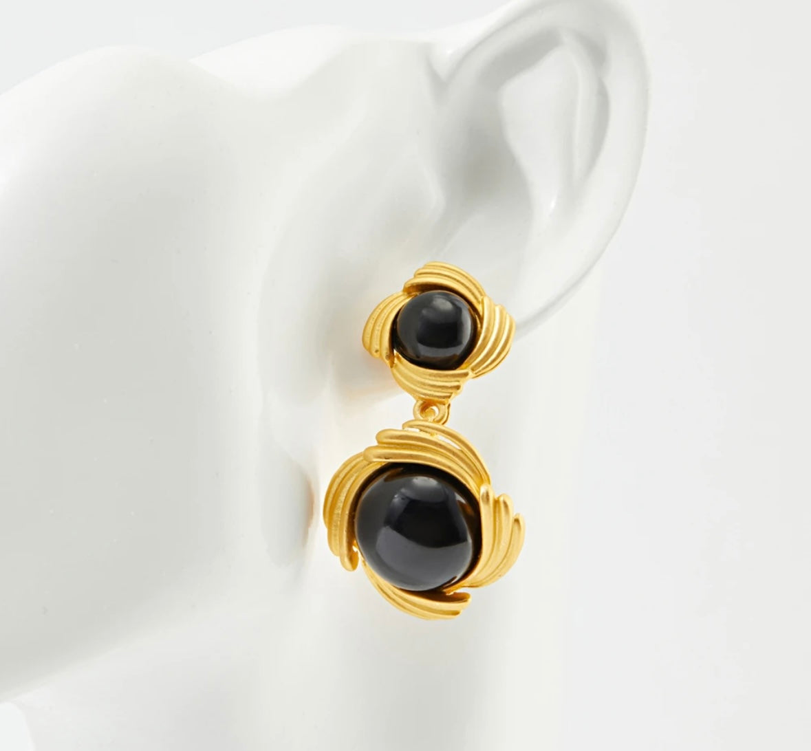 Black Pearl Dangler