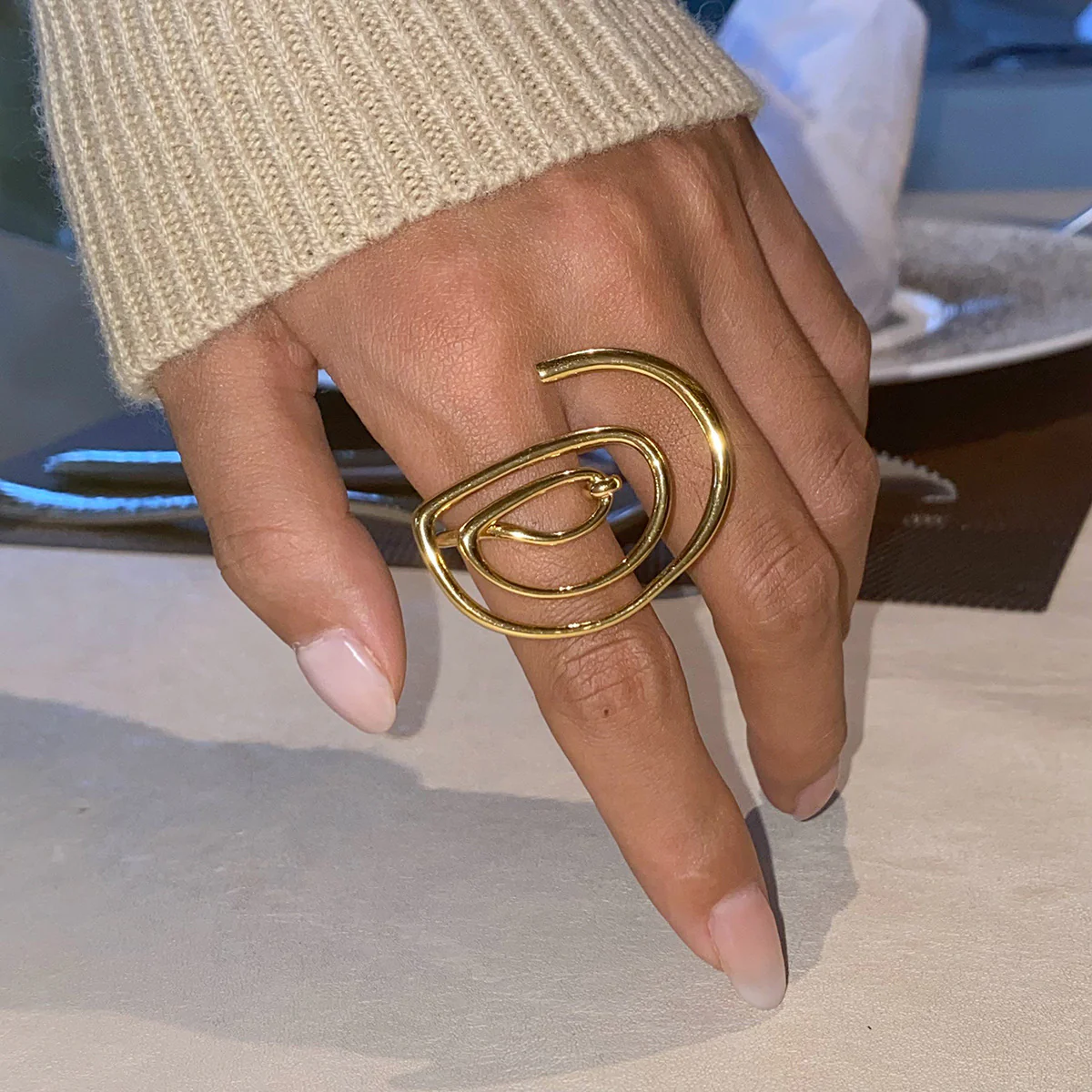 Geometric Curved Ring