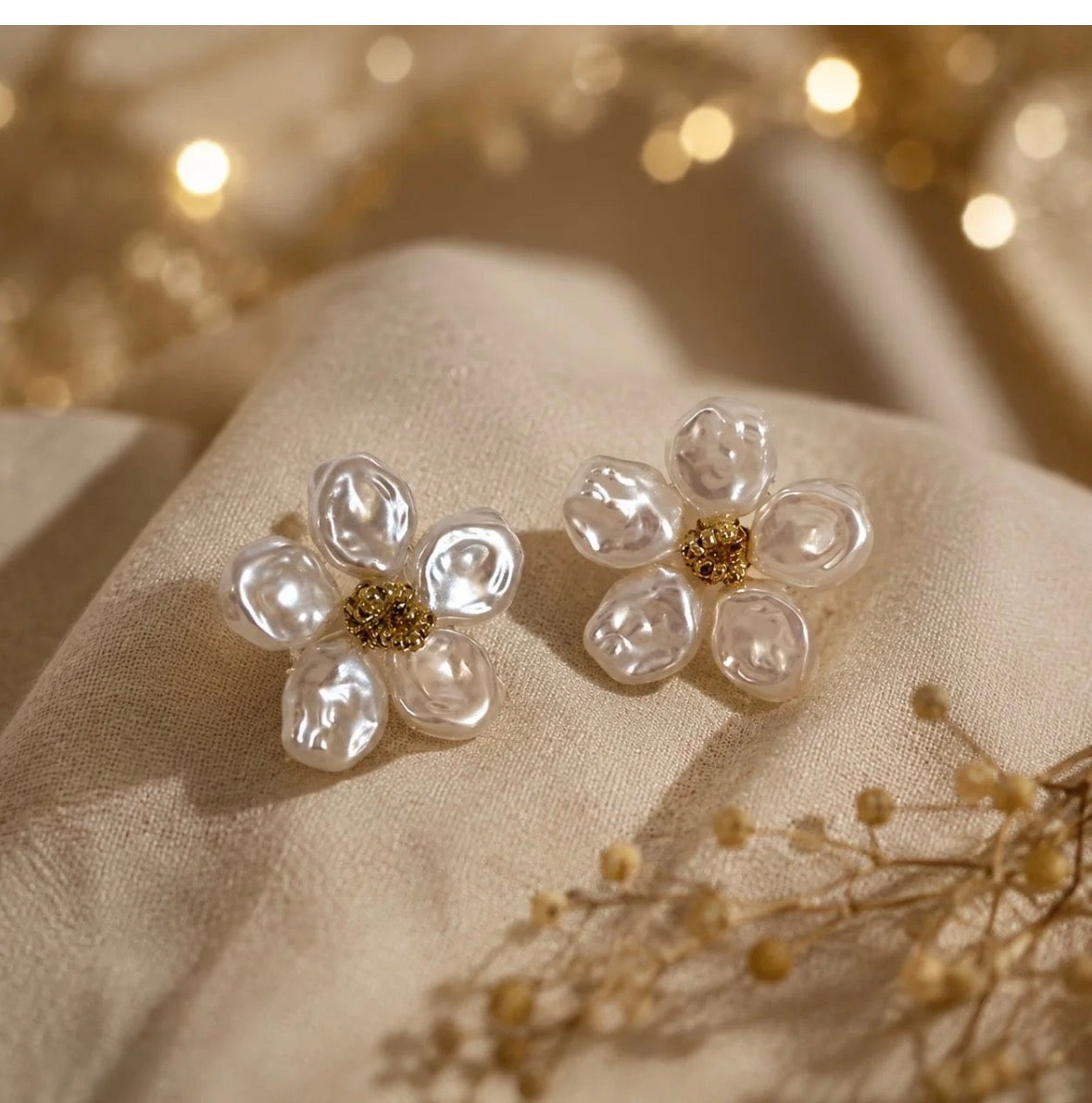 Flower Pearl Stud Earrings