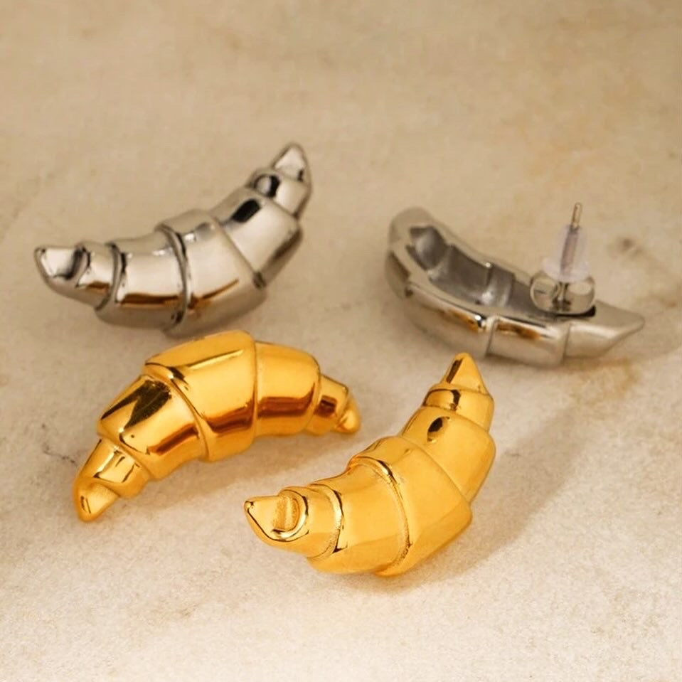 Croissant Stud