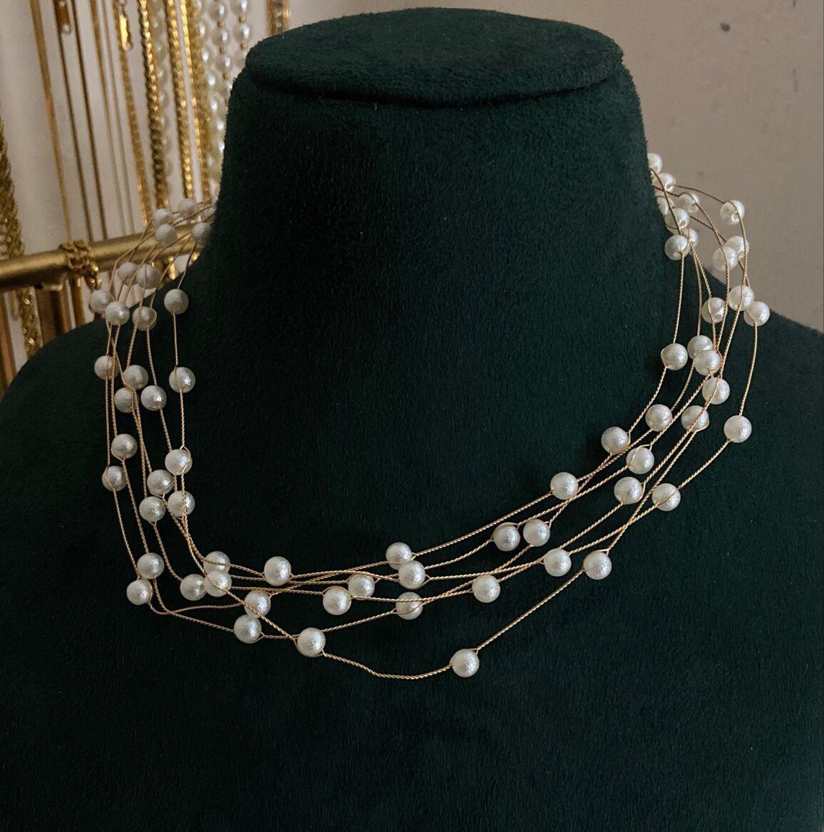 Loose Pearl Choker Necklace