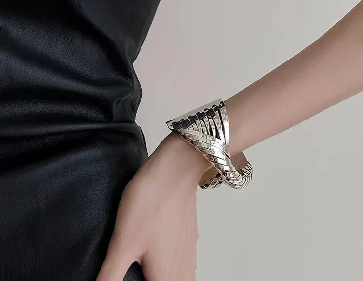 Folded Kada