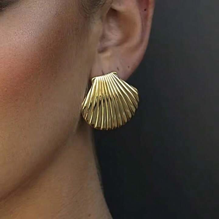 Shell Stud Earrings
