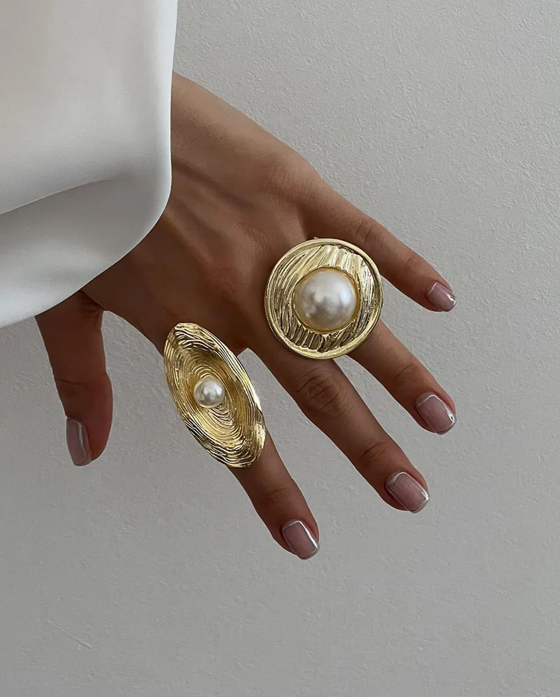 Oval Pearl Ring