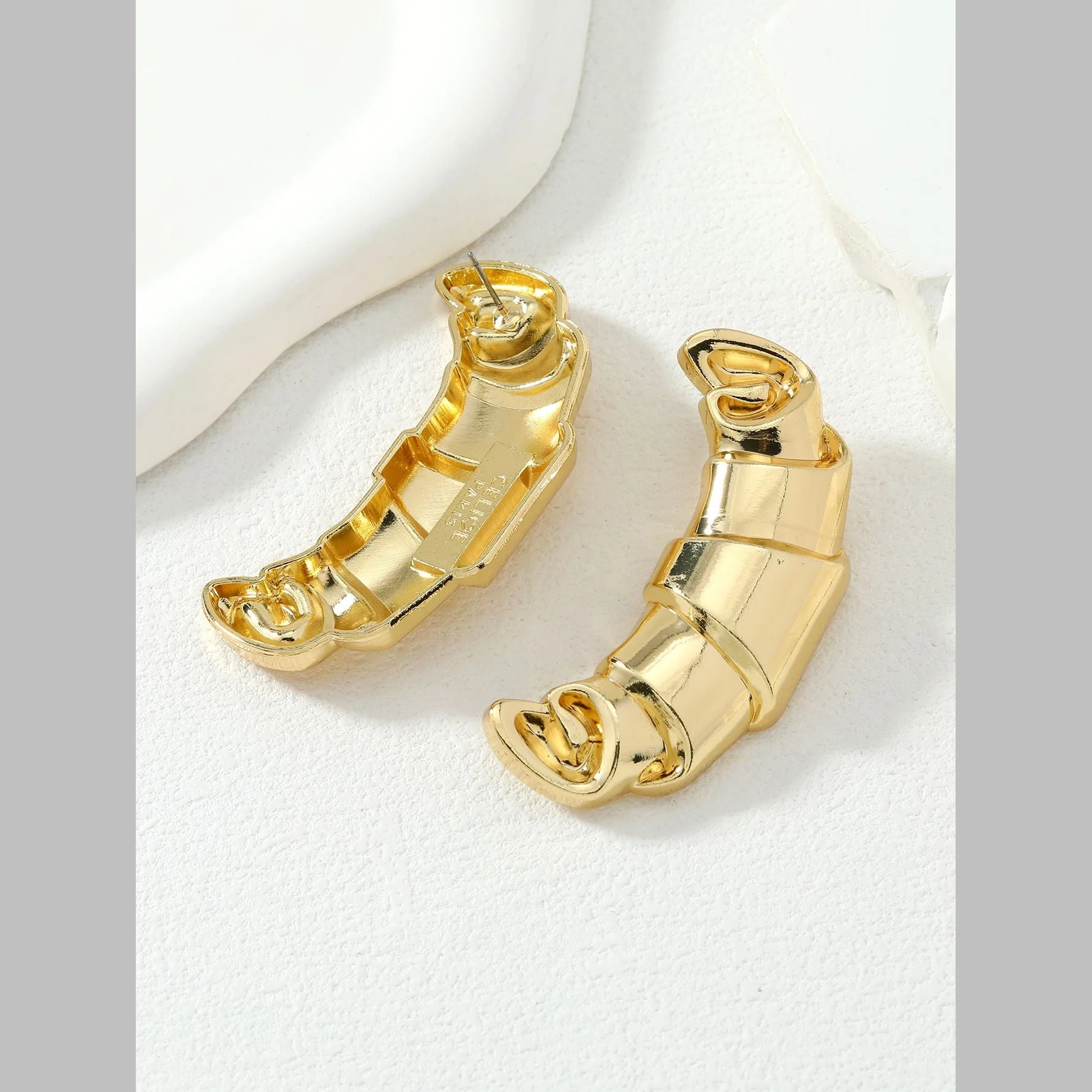 Croissant Maxi Golden Studs