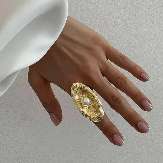 Oval Pearl Ring
