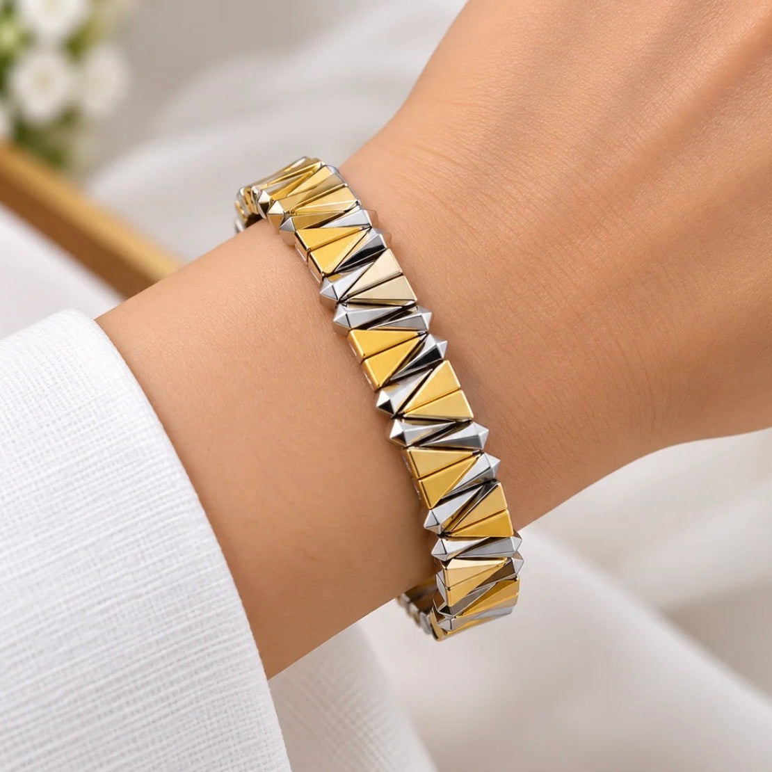 Cramped Crocked Bracelet