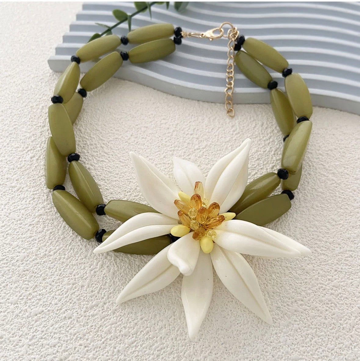 White Flower Beaded Necklace