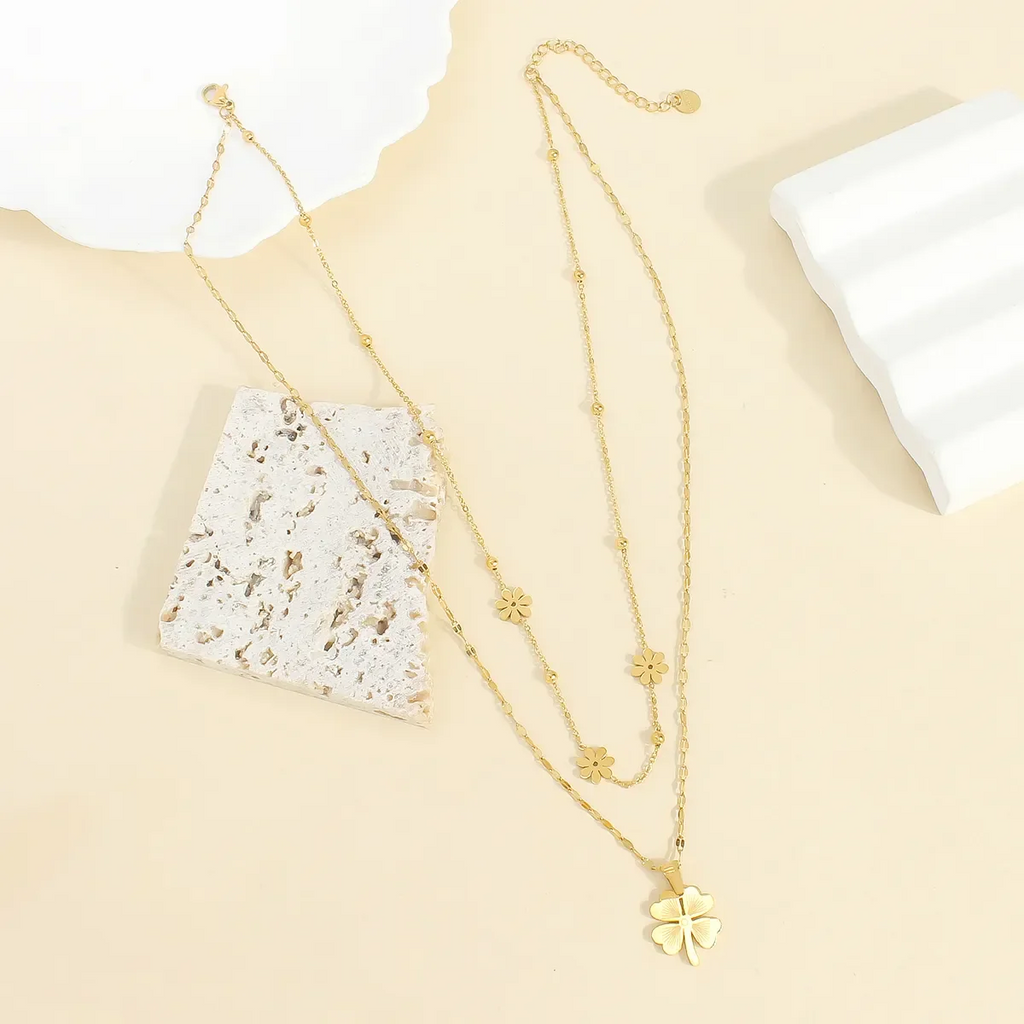 Clove and Flower Necklace