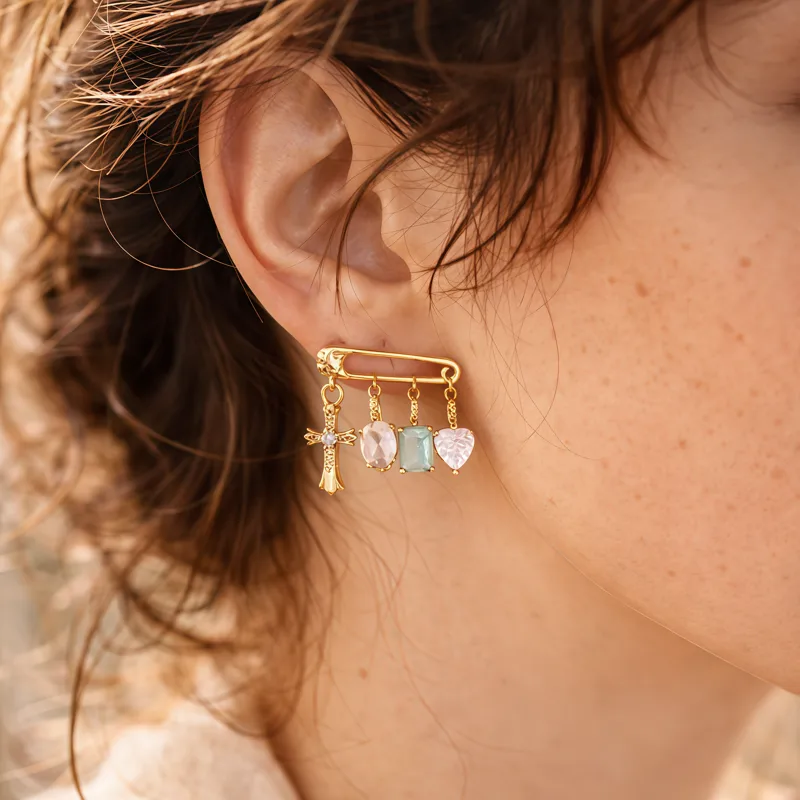 Pin Hanging Studs
