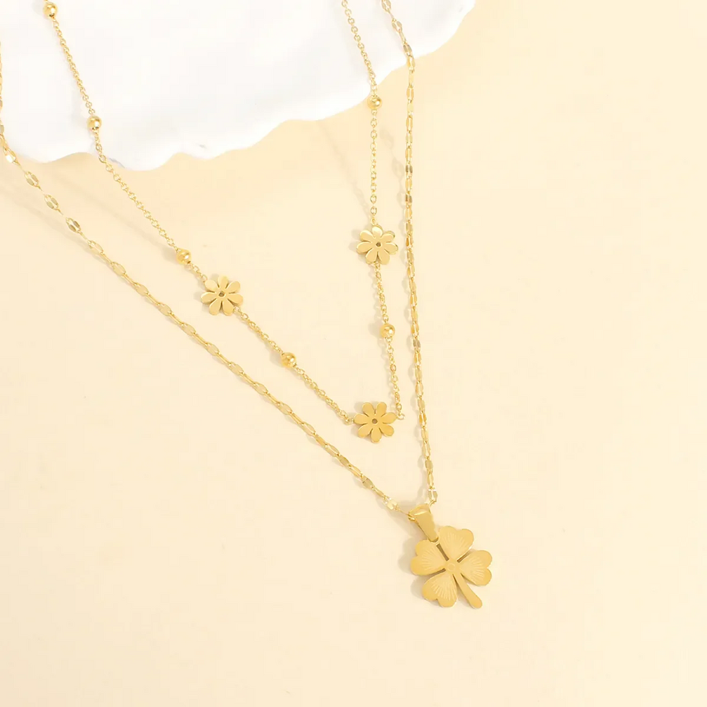 Clove and Flower Necklace