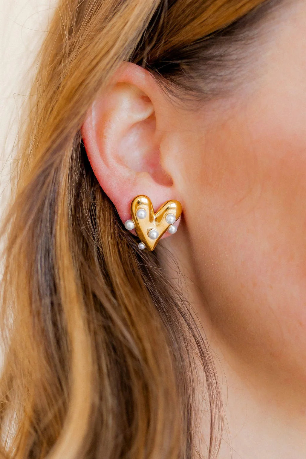 Mini Pearl Heart Studs