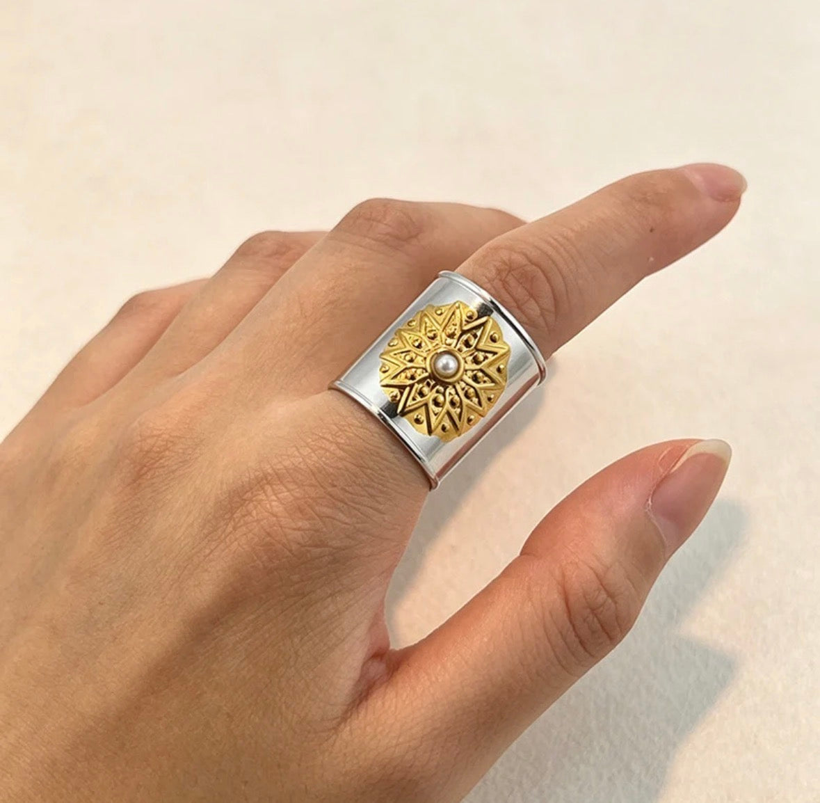 Sipia Flower Ring