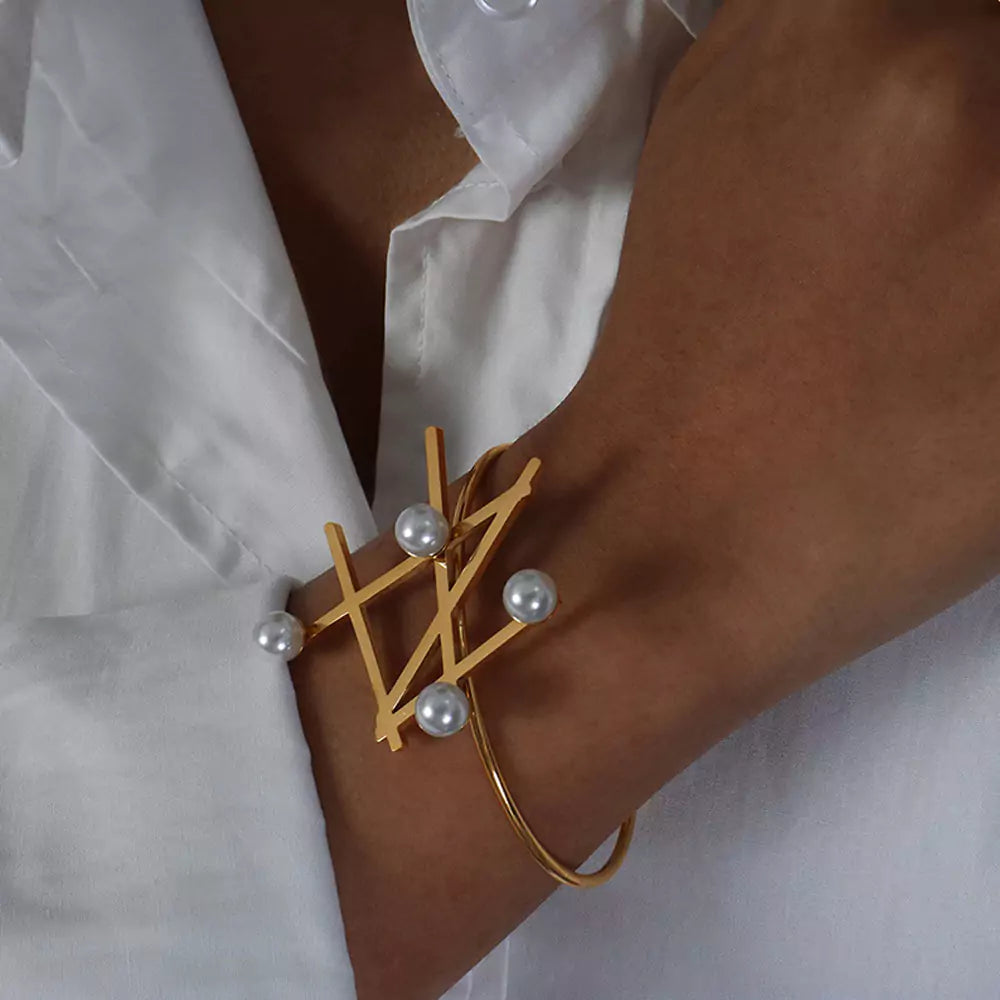 Criss Cross Pearl Kada