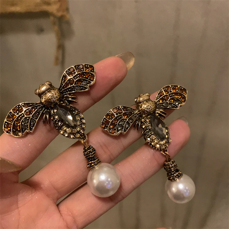 Bee Pearl Earrings