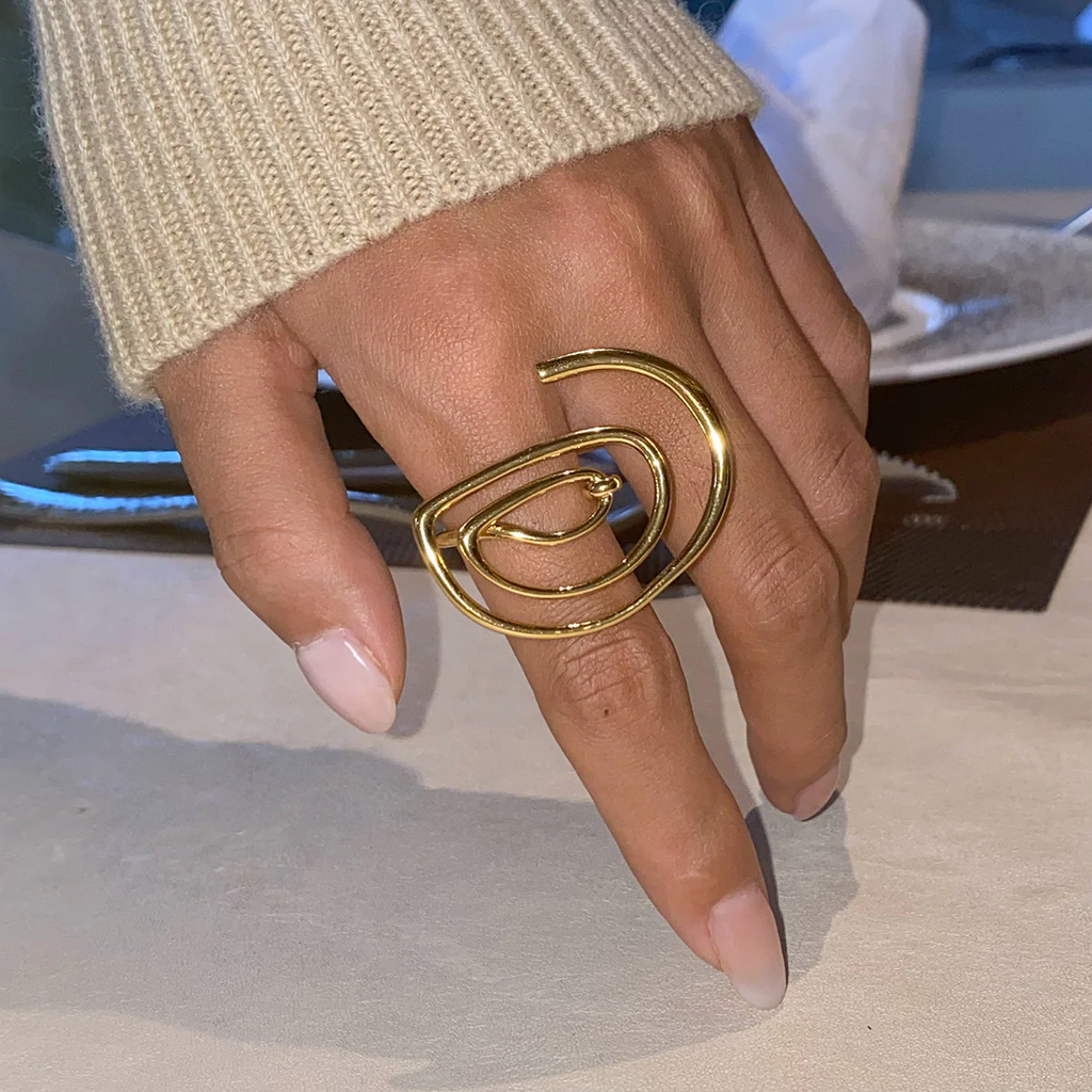 Geometric Curved Ring