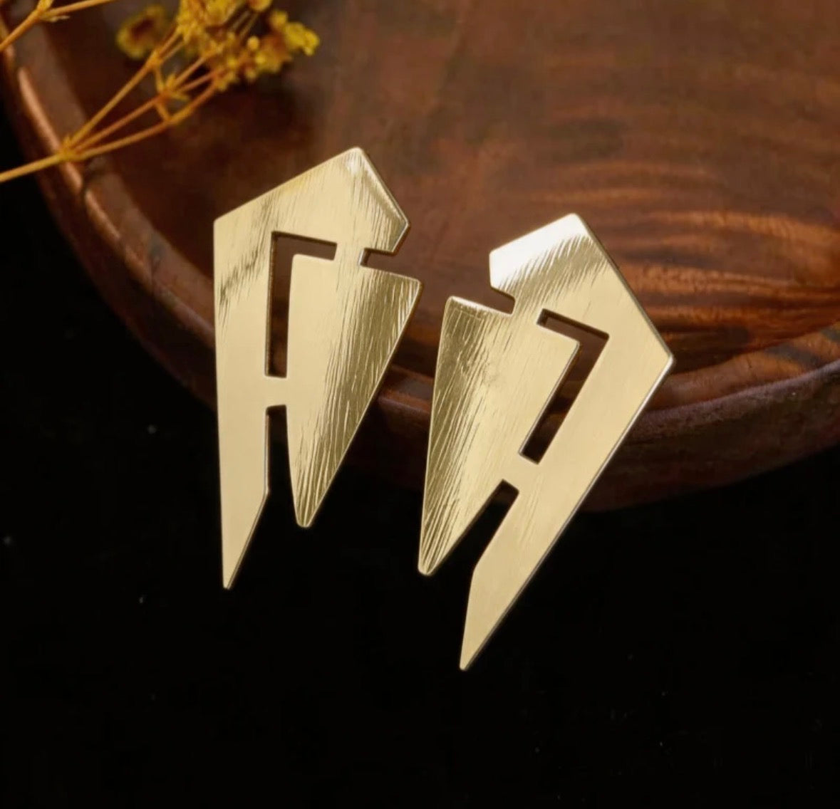 Lightning Studs