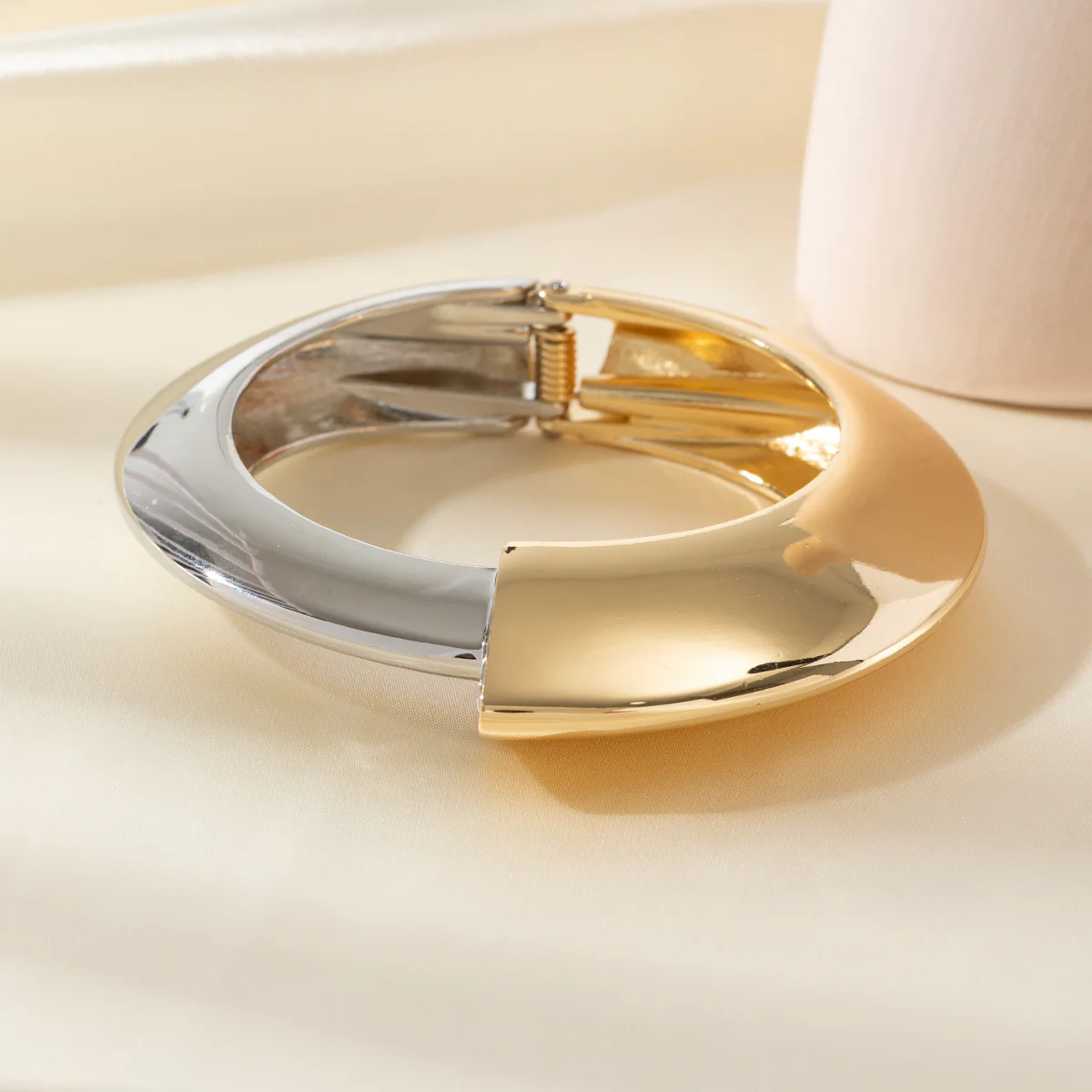 Two Tone Abstract Kada
