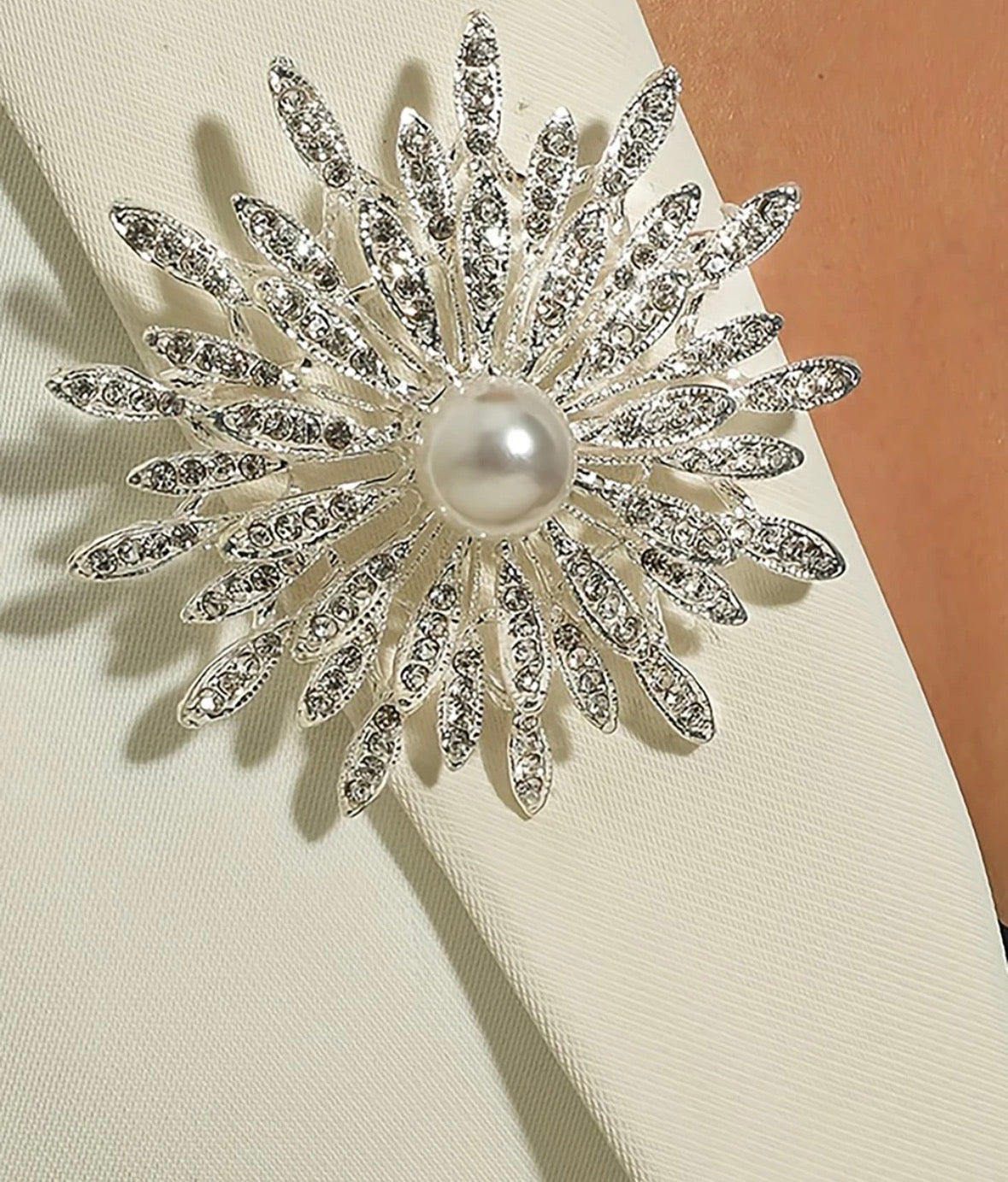 Pearl Flower Brooch