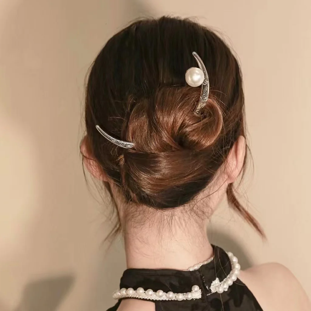 Moon Bun Pin