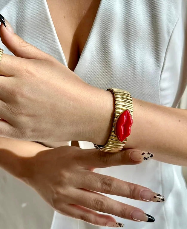 Lip Bracelet